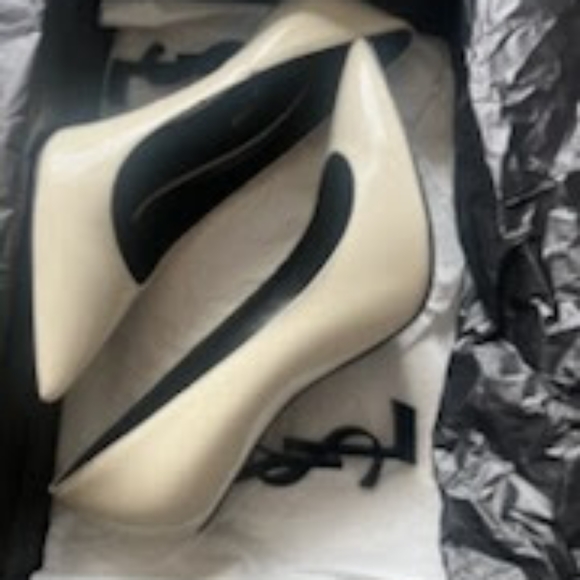 Shoes - Picture 8 of 9